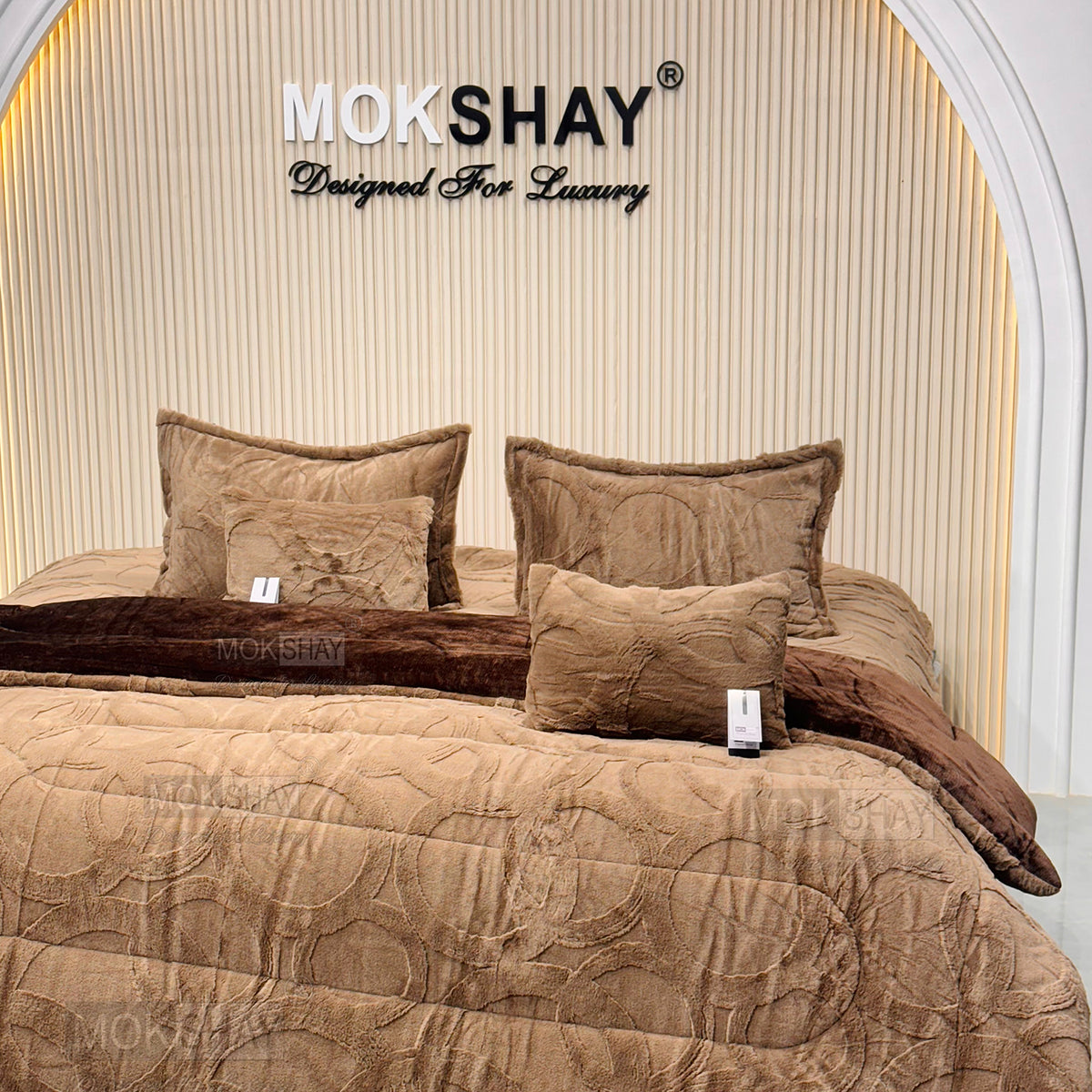 CIRCLE • DOUBLE BED QUILT / RAJAI  IMPORTED 500GSM CUT LOOK RABBIT FURR FABRIC