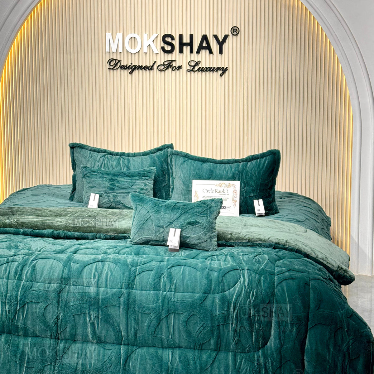 CIRCLE • DOUBLE BED QUILT / RAJAI  IMPORTED 500GSM CUT LOOK RABBIT FURR FABRIC